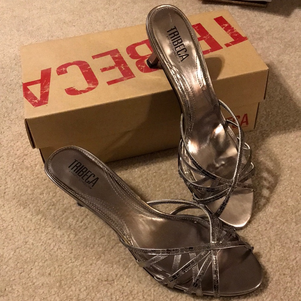 Tribeca by Kenneth Cole pewter colored heels